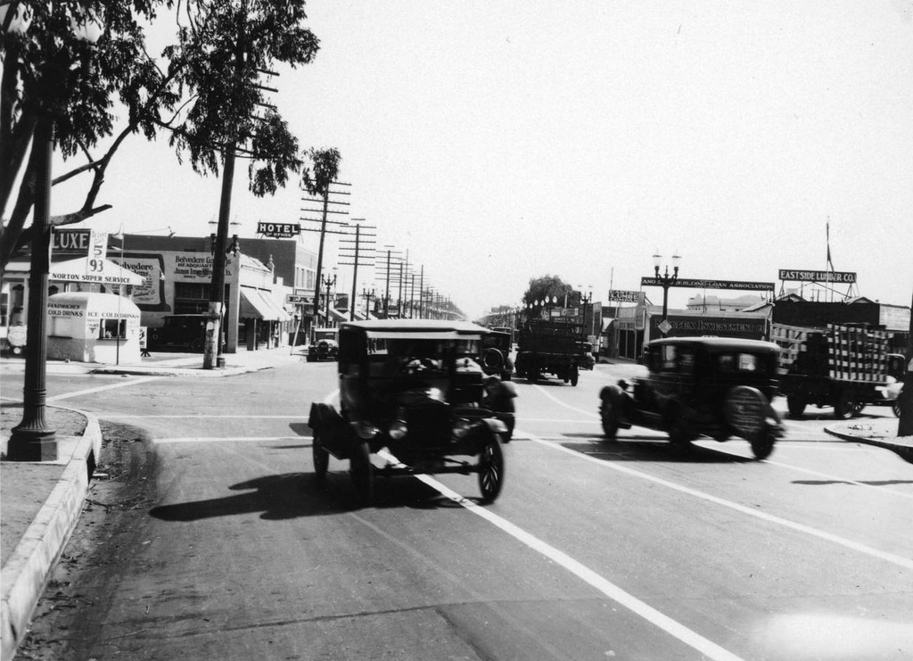 Whittier Boulevard, Los Angeles, 1927 | Yesterday's Print