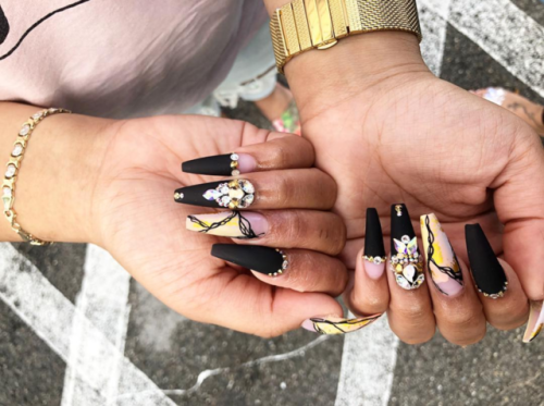 nails nail art matte nails matte nobw nails on black women Colorful nails Manicure Long nails Black Yellow nail artist Pretty nails Spring nails Melanin Black beauty