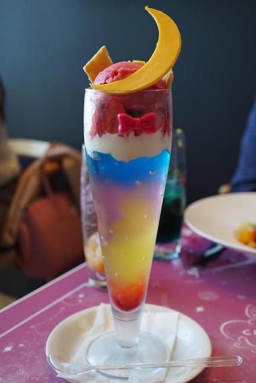 food-porn-diary:Rainbow Sailor Moon Parfait [OC]