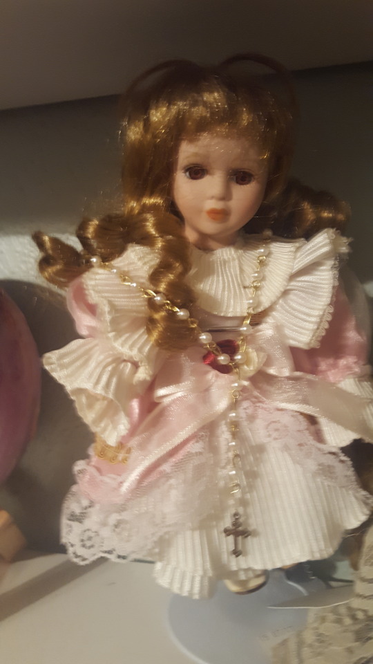 pawn shops that buy porcelain dolls near me