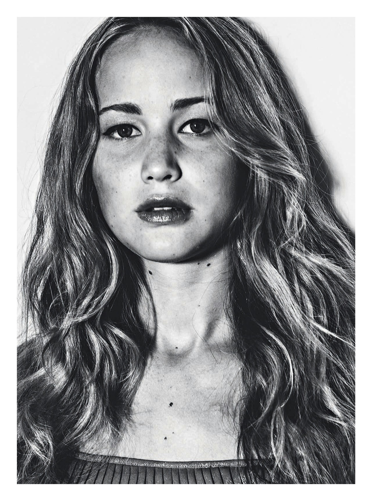 Beauties — Jennifer Lawrence in Esquire Magazine (Russia) May...