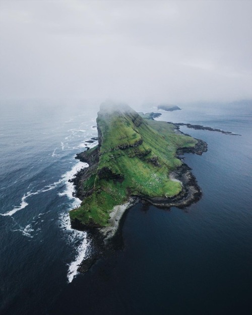 landscape-photo-graphy:Spellbinding Photographs of the Faroe...