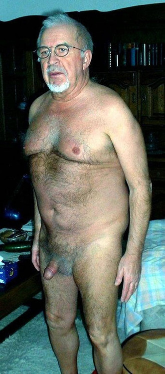 silverbadbear:Gorgeous grandpa Mmmmmmmm