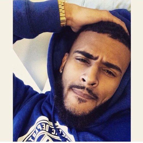 vibewitvon:He fine bruhhh 