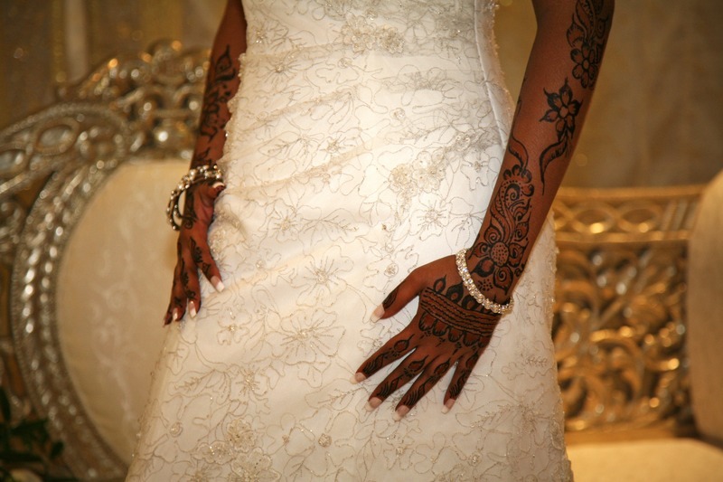 Beautiful East African Brides — Somali bride with traditional henna