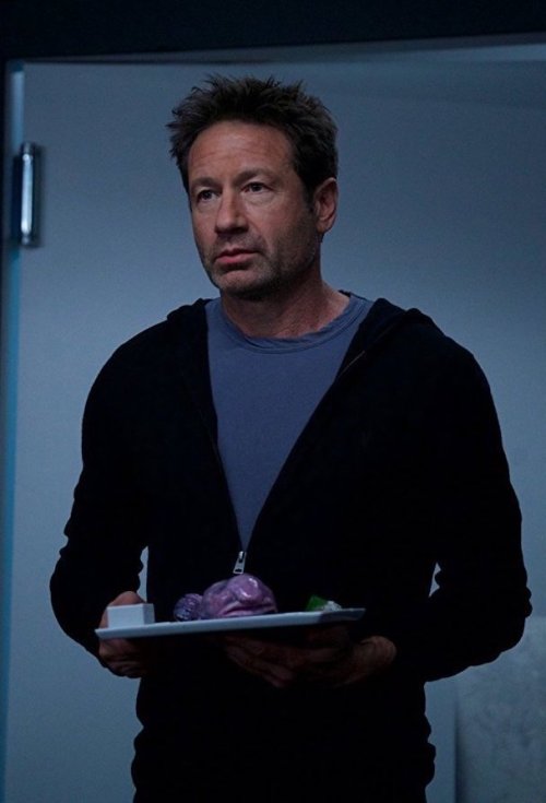 fuertecito:David Duchovny as Fox Mulder in The X-Files Season...