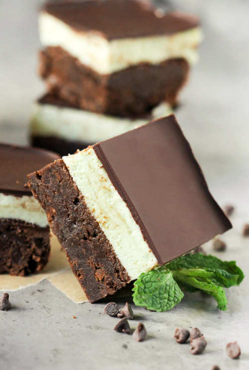 sweetoothgirl:GRASSHOPPER BROWNIES