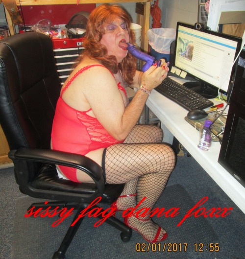 danafoxx:sissy fag dana foxx eating her sissy cream and...