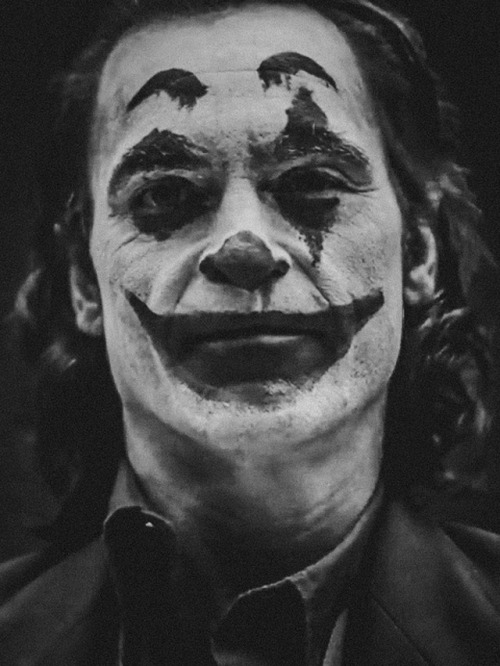 entediadoateamorte:Joaquin Phoenix as Arthur Fleck aka Joker.