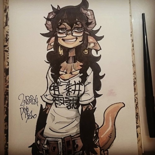 piyotycho:Clawdia with T-shirts.