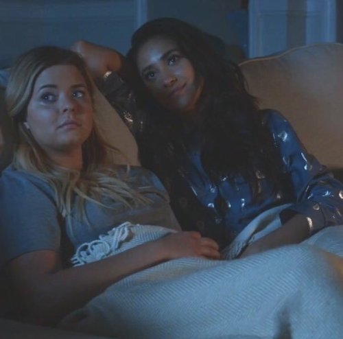 alisonfieldsdilaurentis:You requested Girlfriends? 