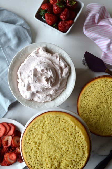 sweetoothgirl:Strawberry Sponge Layer Cake with Strawberry...