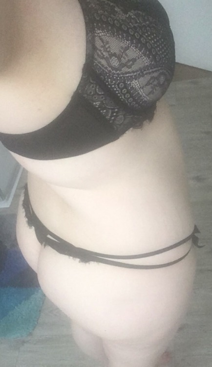 curvynkd:Und das zweite set von hunkemöller will ich euch...