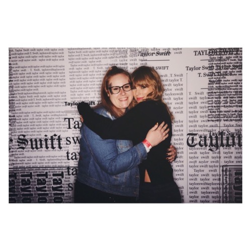 islandbreezeee:Never going to have words to thank @taylorswift...