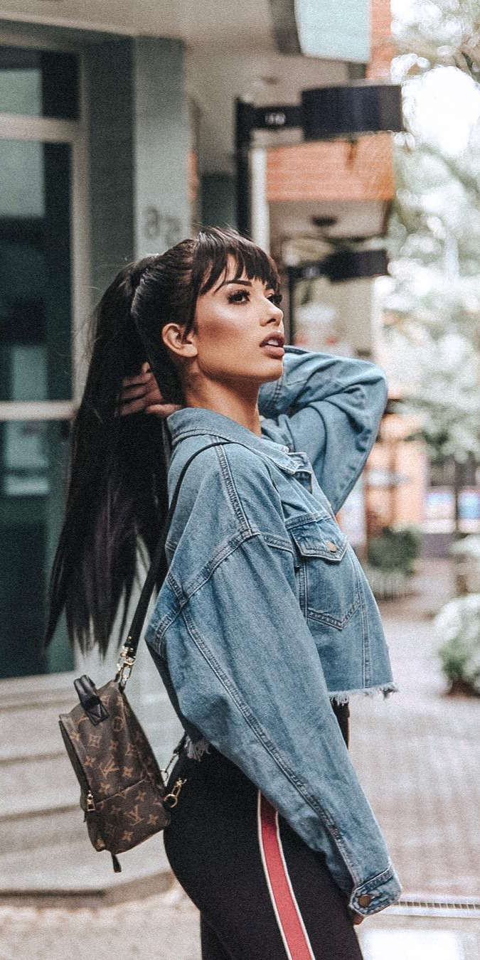 10+ Street Style Looks to Inspire You Now - #Fashion, #Styles, #Outfits, #Best, #Streetstyle Bangs or no bangs? Com franja ou sem franja? 