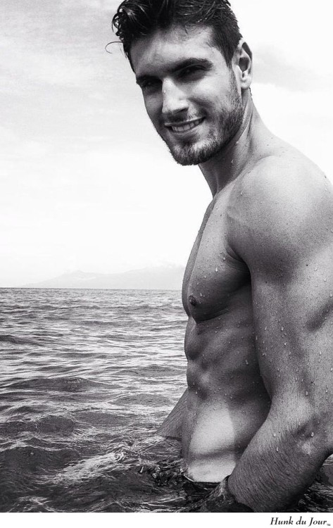 Your Hunk of the Day: Guilherme Leao http://hunk.dj/7589