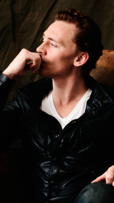 Tom Hiddleston Wallpaper Tumblr