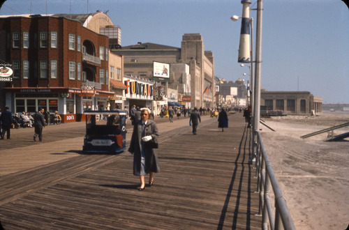 vintageeveryday:Atlantic City, New Jersey, 1954.