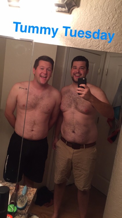 theshoeloverus:chrisz91:Tummy Tuesday 10-6-15 : Roommate...