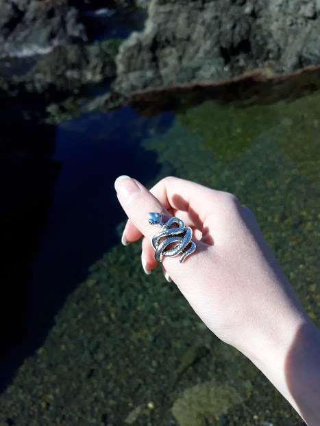 elentiyariddle:rocky beaches are good and you can fight me...