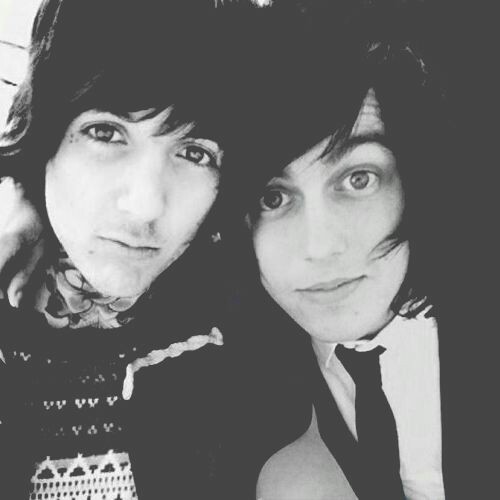 fansofbandswithfans:Band members with band members