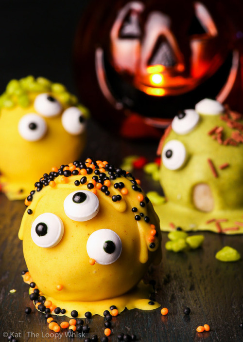 sweetoothgirl:“SPOOKY” MONSTER HALLOWEEN CAKE BALLS