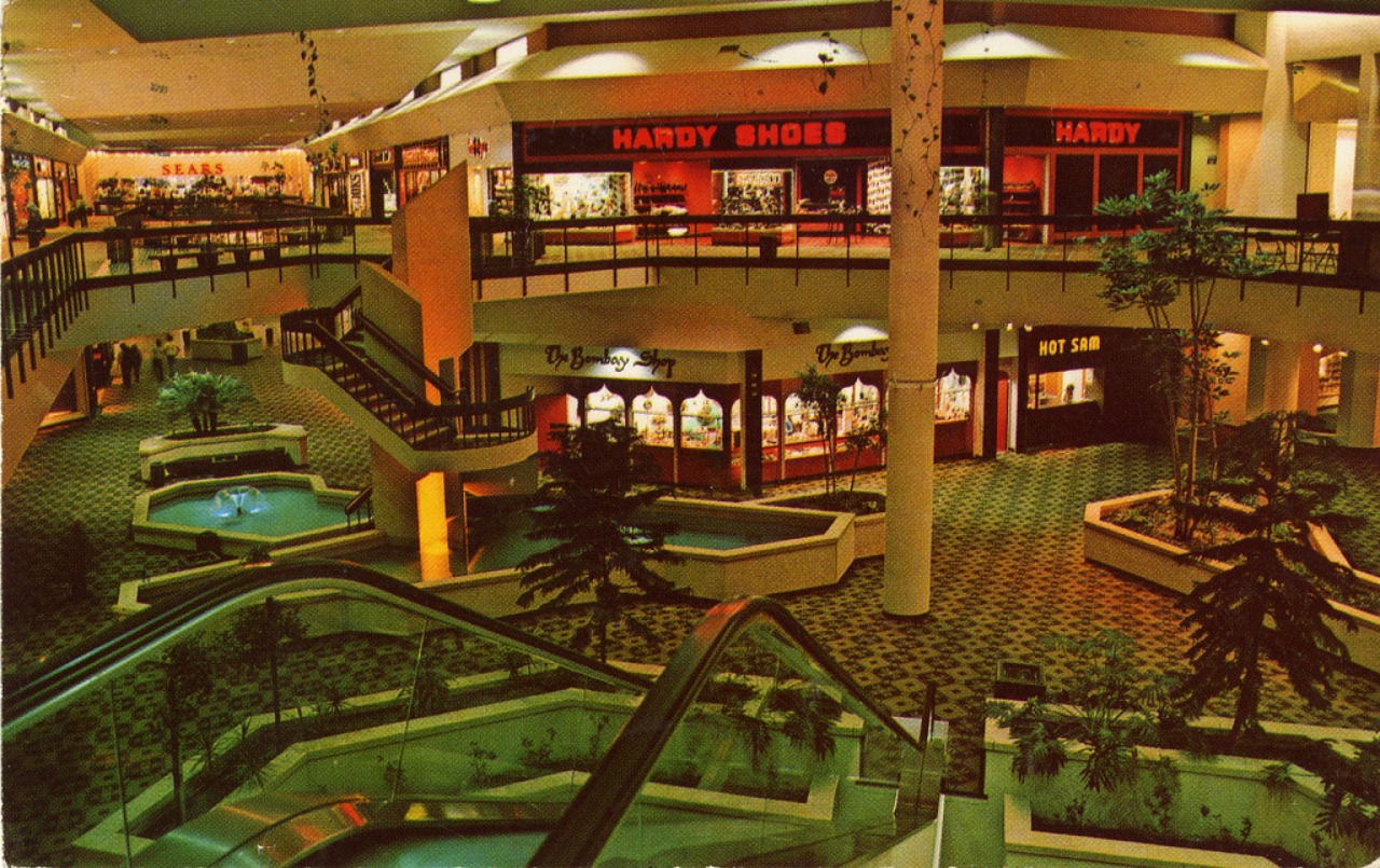 Mall In Macon, GA, 1970s | Dead Malls, Vintage Mall, Shopping Malls