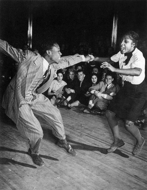 screamsinblackandwhite:Savoy Ballroom, Harlem, New York, 1939