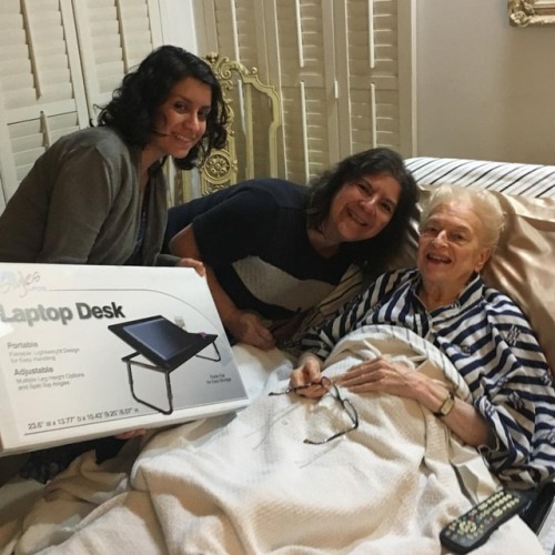 <p>#tbt to last Christmas with mom and my daughter. Can’t wait till Thanksgiving to see her again.<br/>
<a href="https://www.instagram.com/p/BqNaqPvgf2m/?utm_source=ig_tumblr_share&igshid=4t3vs9ydsxoi">https://www.instagram.com/p/BqNaqPvgf2m/?utm_source=ig_tumblr_share&igshid=4t3vs9ydsxoi</a></p>