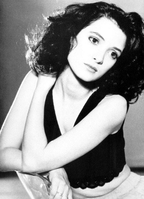 veronicas-sawyers:Winona Ryder, Heathers photoshoot 1988.