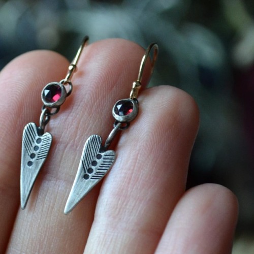 Sweet mini Heart Vane dangles with garnet gems are available ✨...