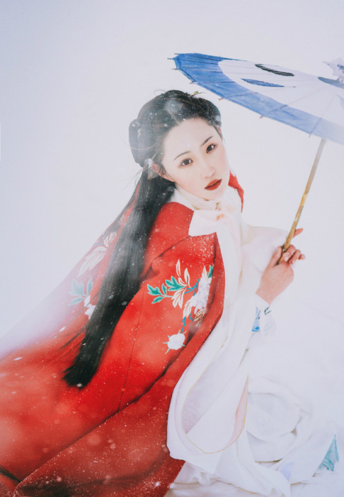 hanfugallery:Traditional Chinese hanfu | doupeng (cape)