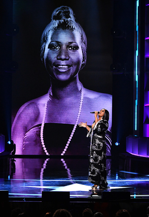 sullivan-jazmine:Jazmine performs “I Never Loved a Man” at...