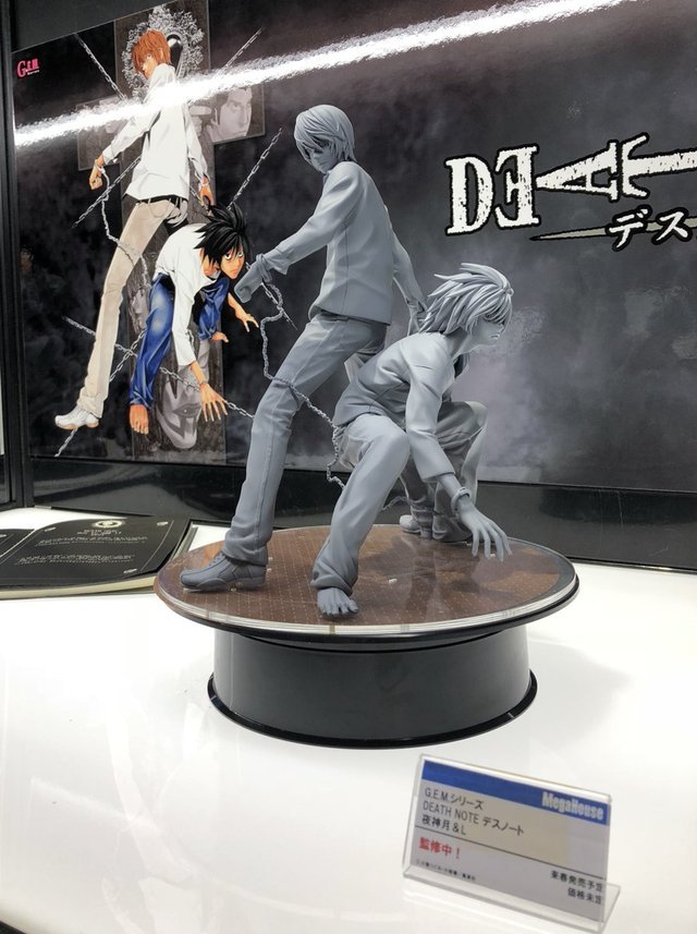 death note light and l figure