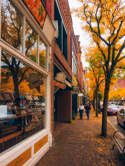 thegestianpoet-archive:downtown corning was so nice today (: 