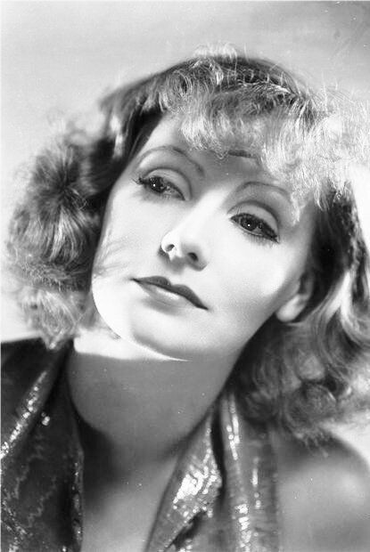 classic-hollywood-glam: Greta Garbo - The Eclipses Of Poets