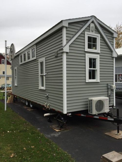 dreamhousetogo:The Magnolia Tiny Home, currently for sale