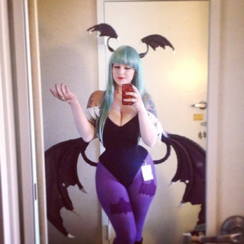 thicksexyasswomen:preference-for-whitegirls:Cosplay is always...