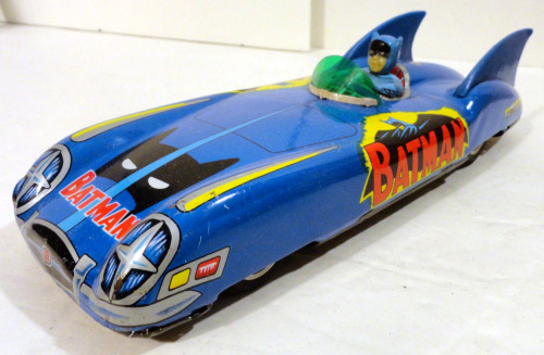 ufansius:Tin toy Batmobile - Aoshin, circa 1960.