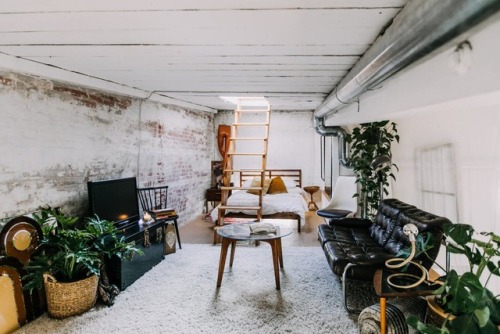 urbanjungle:Loft in old textile factory in Philadelphia,...