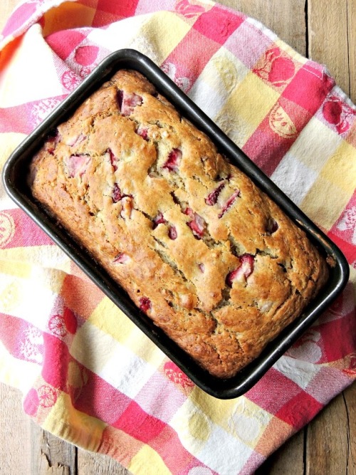 foodffs:STRAWBERRY BANANA BREADFollow for recipesIs this how...