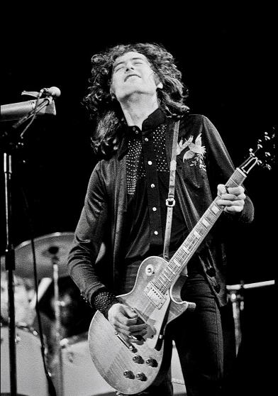 THE MAIN ACC OF EMERLAKE-PALMERSON — Jimmy Page on stage during a ...