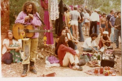 images de hippies - Page 9 Tumblr_o6k21dgPgx1uo3d37o1_500
