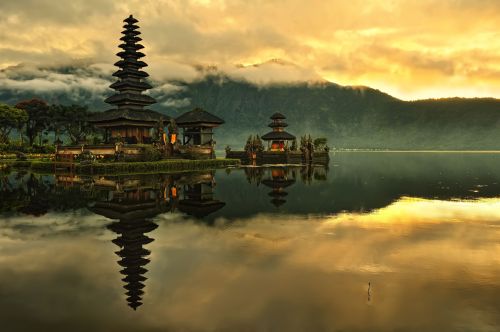 earth-land:Bali - IndonesiaBali, the famed Island of the...