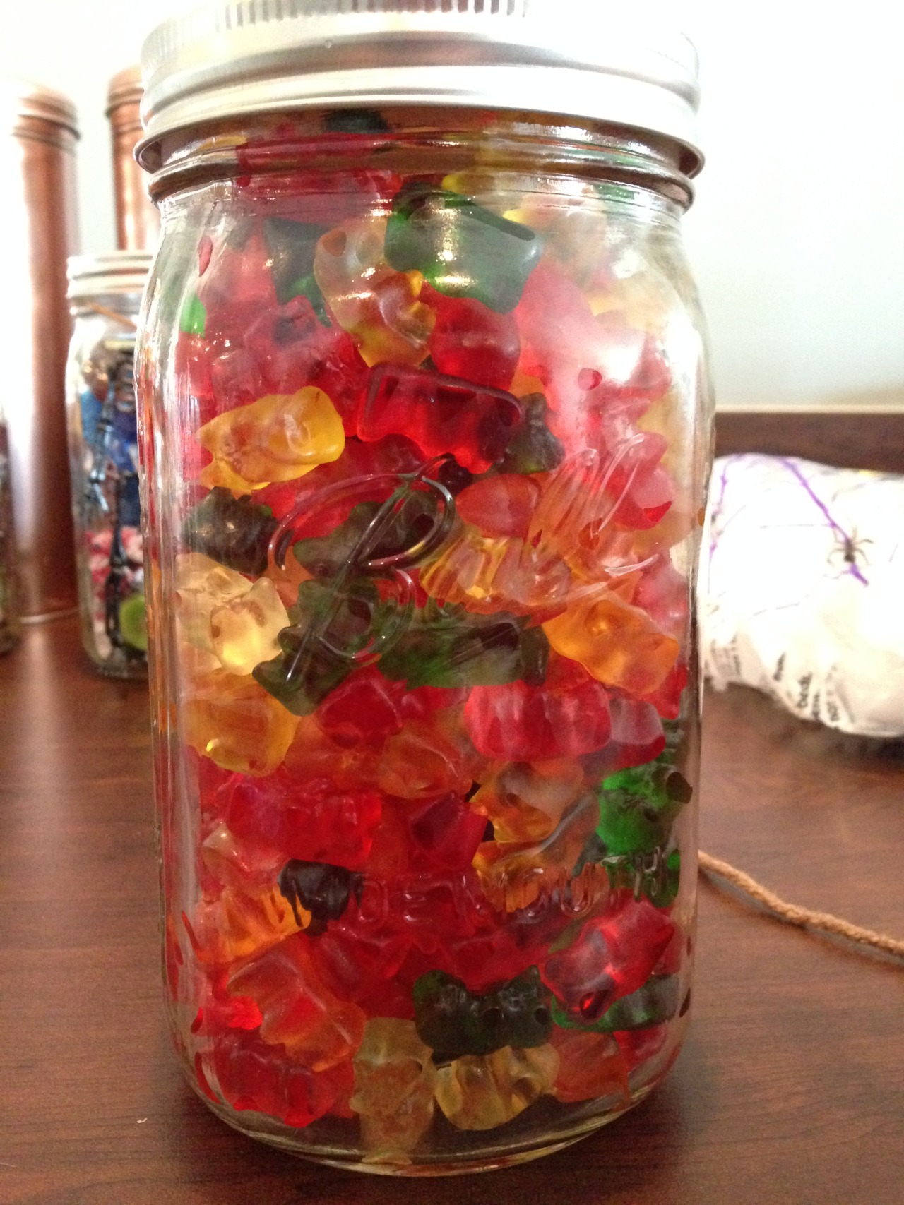 How Many Gummy Bears Will Fit In A Mason Jar - FitnessRetro