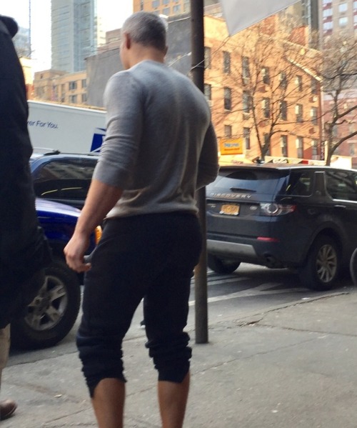 manbuttsofnyc:Total DILF