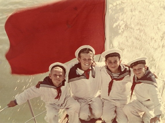 Sea Boys. Color photograph by Yakov Khalip (late 1940s). (via)