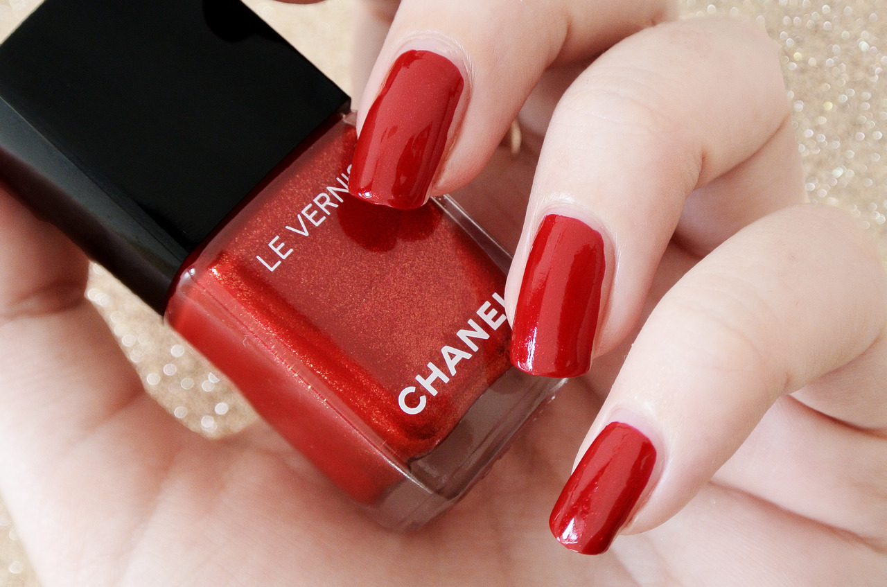 Chanel Summer 2015 Nail Polish Swatches & Review : All Lacquered Up
