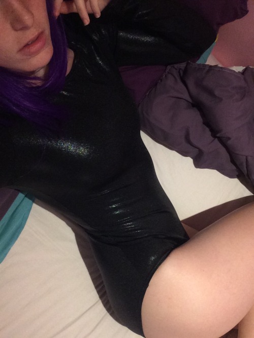 cantstopfaking:Raven cosplay shots. Just selfies to show my...