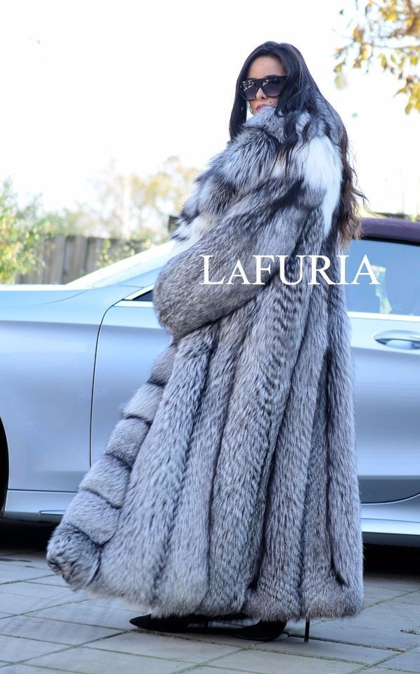 Furmaxed Platinum Fox Fur Coat 1